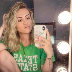 Meet your Posher, Brooke